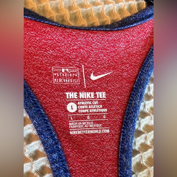 Philadelphia Phillies Nike women’s size large tank top - Picture 4 of 5